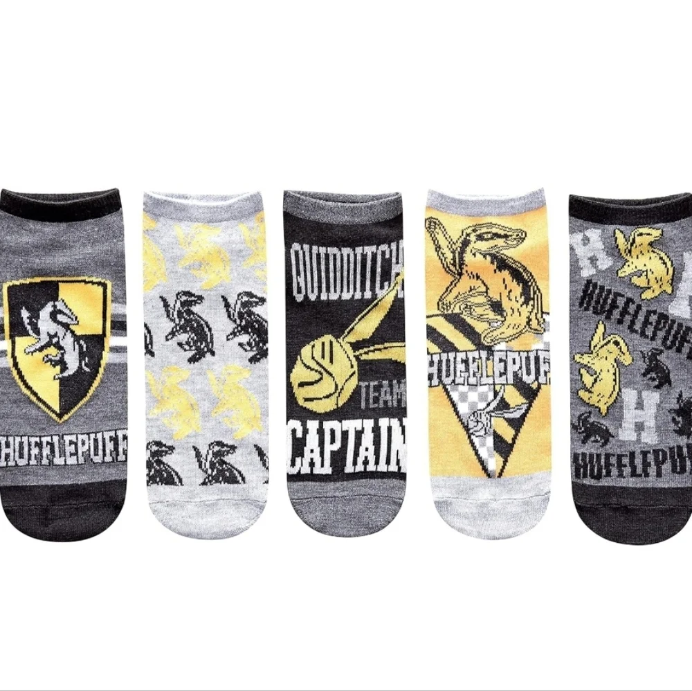 New Harry Potter Hogwarts Hufflepuff 5 pack of socks shoes size 4 to 10